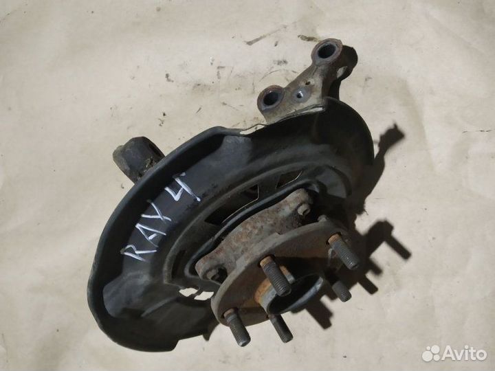 Кулак поворотный правый Toyota Rav4 XA30