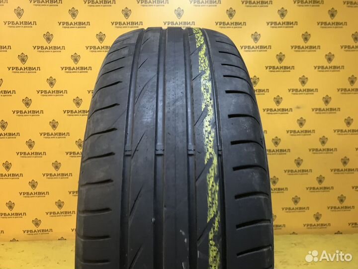 Maxxis Victra Sport VS-5 SUV 235/65 R17 104W