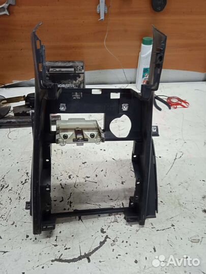 Центральная консоль Nissan Sunny Ниссан Санни