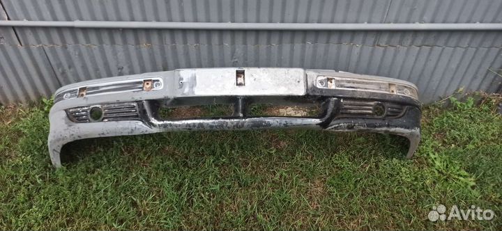 Бампер передний на волгу 31105