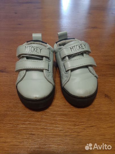 Кроссовки детские