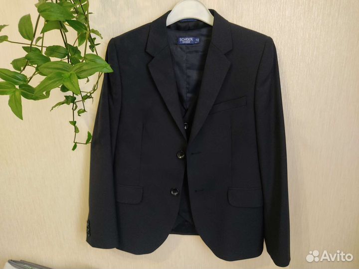 Новые пиджак и жилет, р. 152