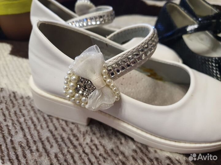 Туфли для девочки 27 размер белые черные