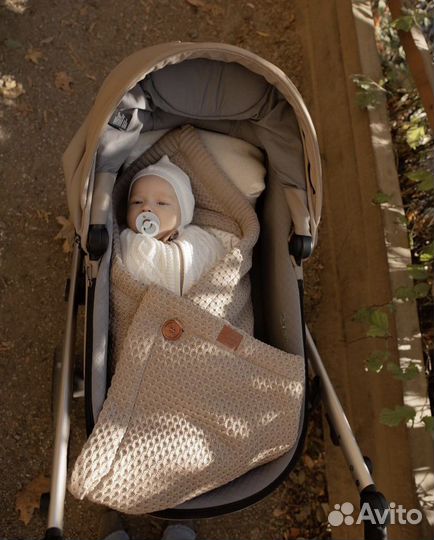 Плед на выписку вязаный