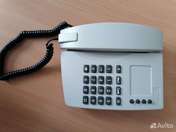 Телефон
