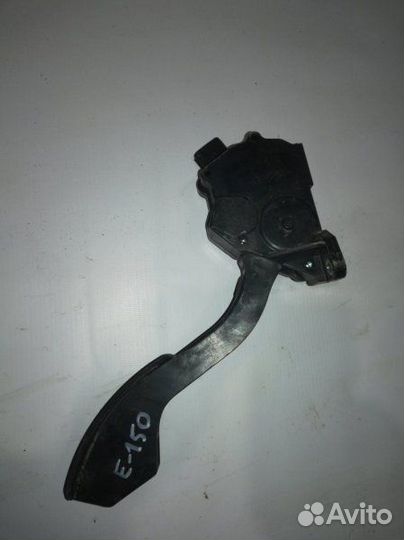 Педаль газа Toyota Corolla E150 1ZR