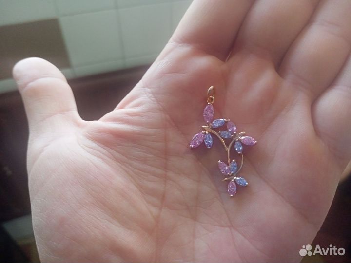 Золотая подвеска