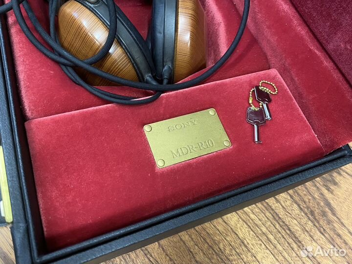 Наушники Sony MDR-R10, топ модель