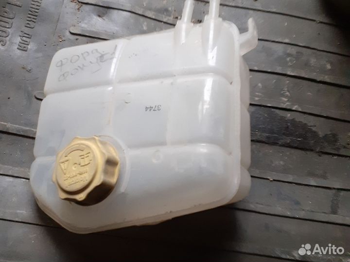 Расширительный бачек форд фокус1