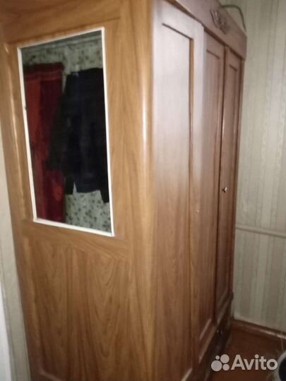 Шифоньер б/у в хорошем состоянии