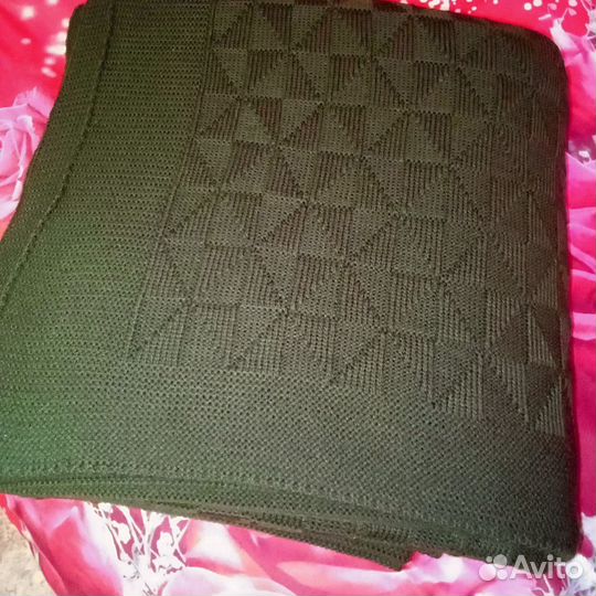 Пледы и покрывало