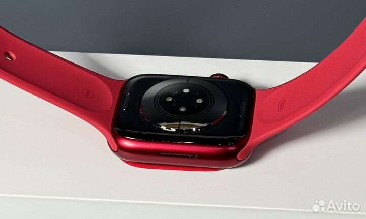 Apple Watch 7 45mm Red