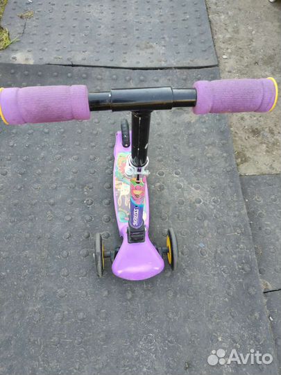 Детский трёхколёсный самокат