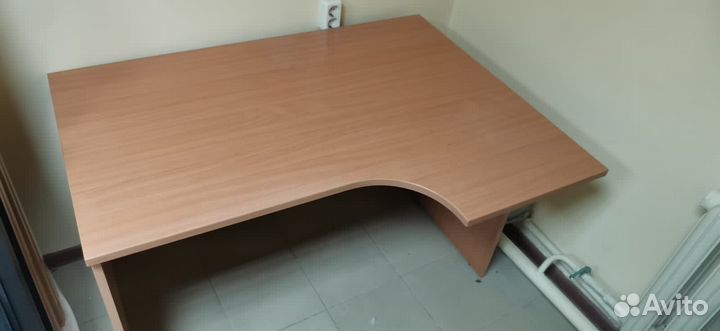 Угловой письменный школьный стол