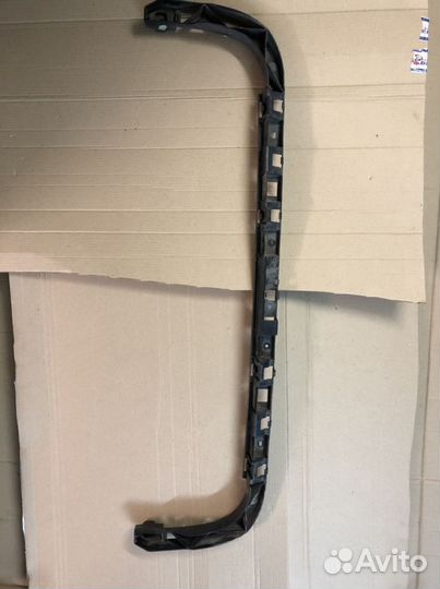 Кронштейн заднего бампера VW Passat B6 Combi