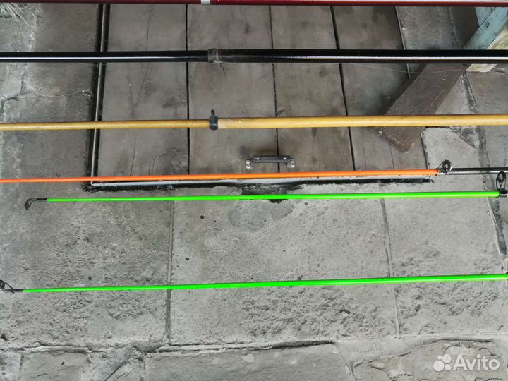 Удочки рыболовные и другие снасти