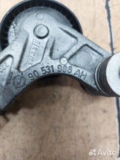 Натяжной ролик приводного ремня Opel Corsa C Z12XE