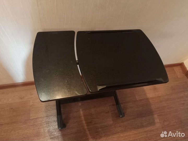 Стол для ноутбука