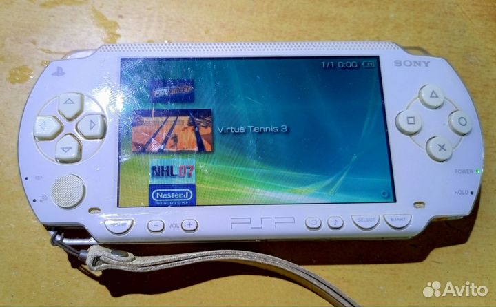 Портативная игровая приставка sony