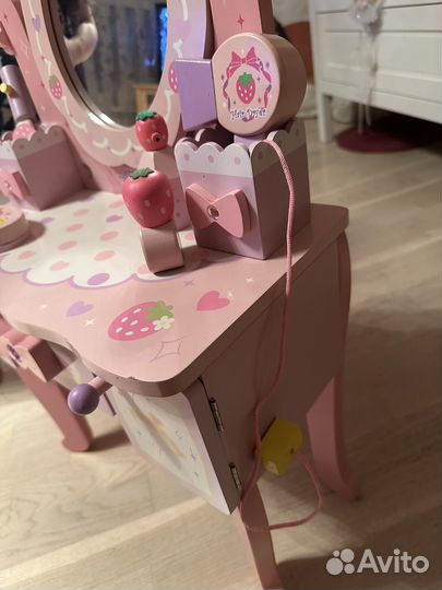 Туалетный столик для девочки