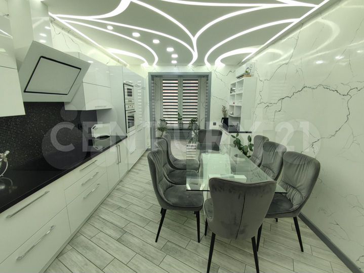 4-к. квартира, 140 м², 1/6 эт.