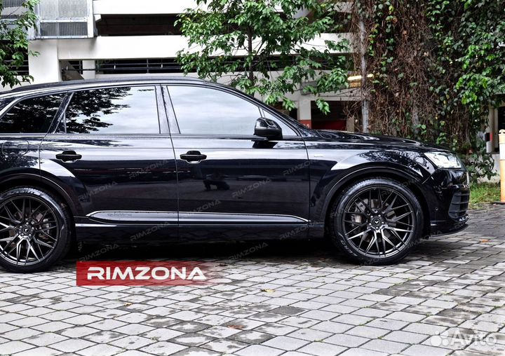 Кованые диски R22 на Audi RS Q8