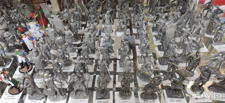 Оловянные солдатики (фигурки)