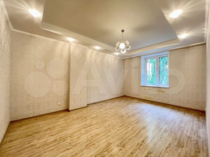 2-к. квартира, 52,4 м², 1/3 эт.