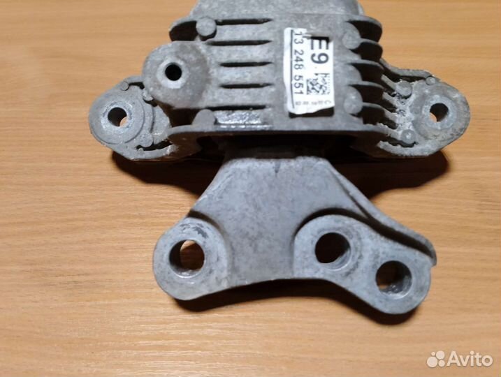 Опора двигателя передняя левая Chevrolet Cruze