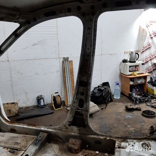 Центральная стойка кузова правая Renault Logan 1