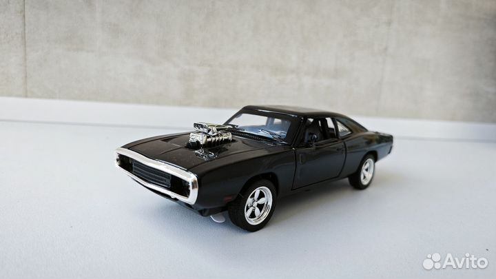 Модель 1:32 Dodge charger