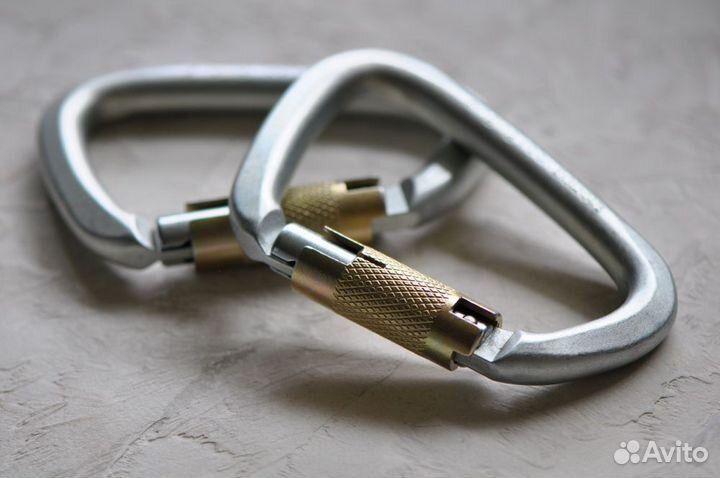 Карабин Singin Rock D steel connector