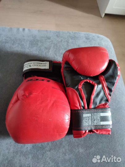 Боксерские перчатки