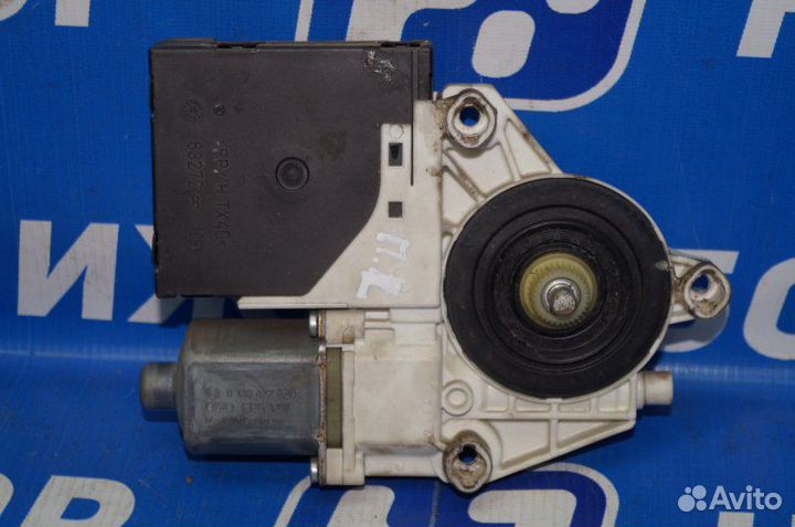 Моторчик стеклоподъемника передний левый Audi A3