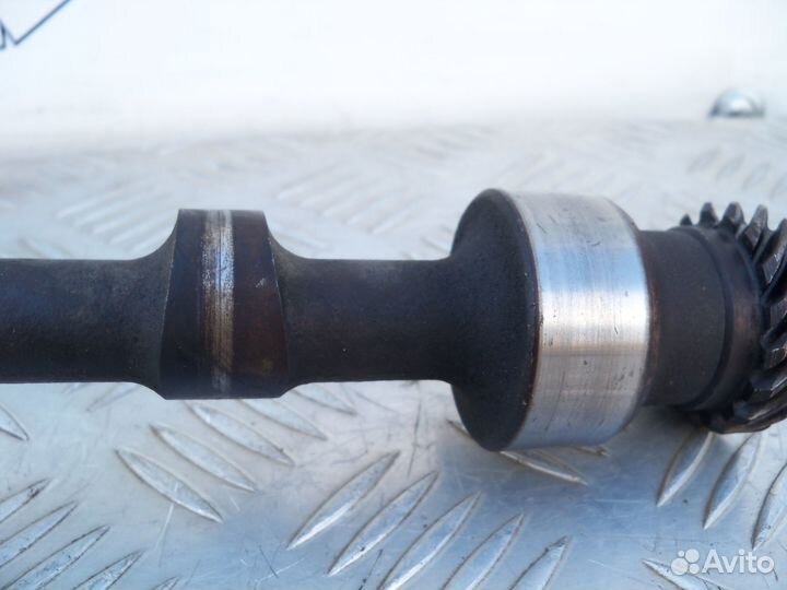Вал масляного насоса VW Passat B3 1.8 RP