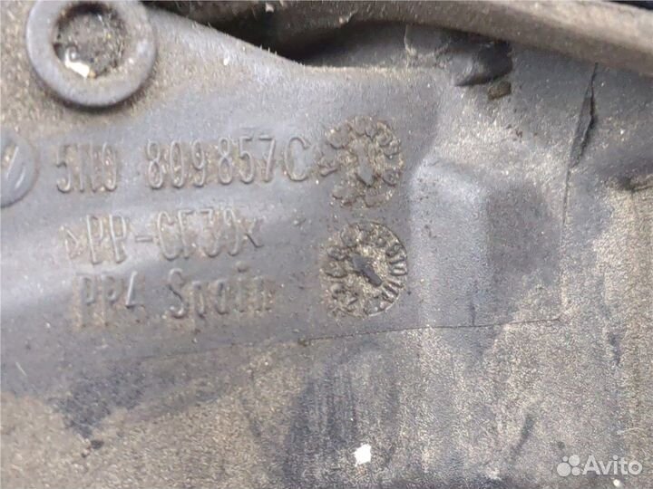 Лючок бензобака Volkswagen Tiguan, 2012