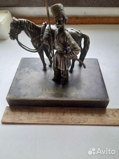 Бронзовая статуэтка