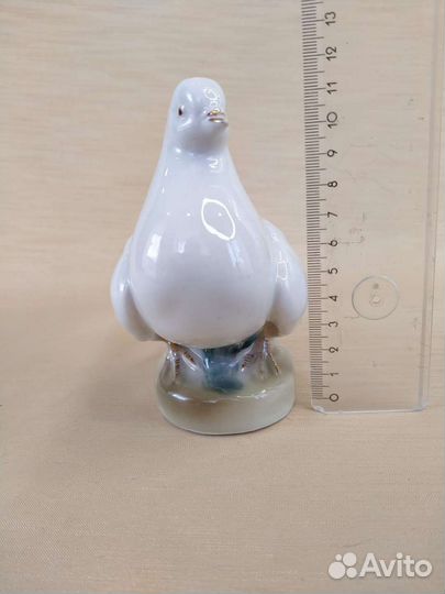 Фарфоровая статуэтка Голубь Гжель