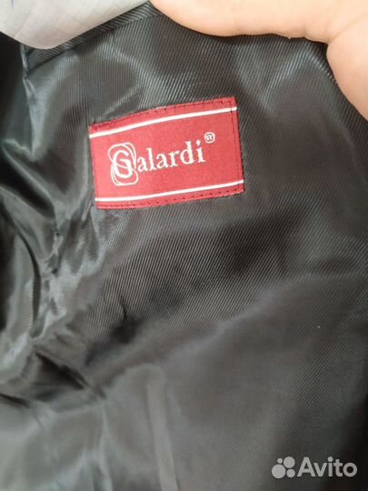 Школьный костюм для первоклассника новый