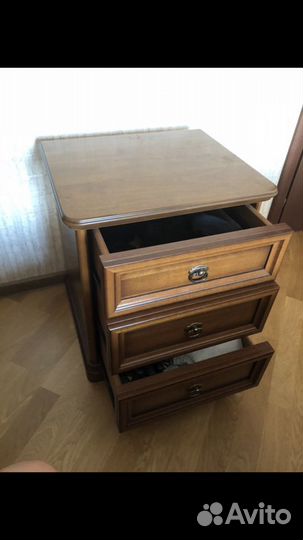 Тумба прикроватная италия