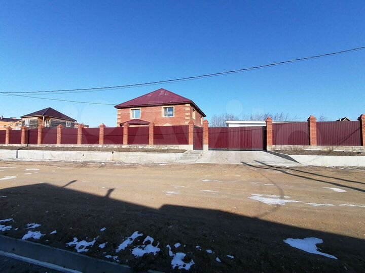 Коттедж 196 м² на участке 20 сот.