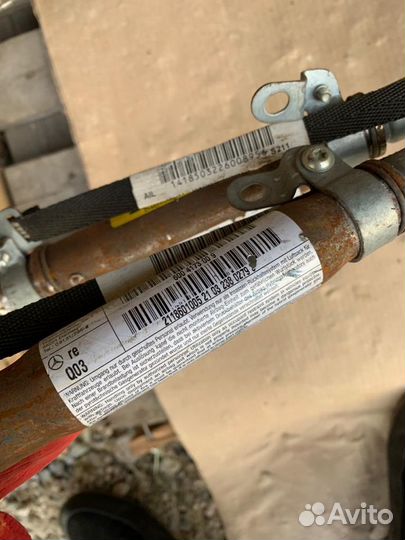 Шторка безопасности правая Mercedes W211 универс