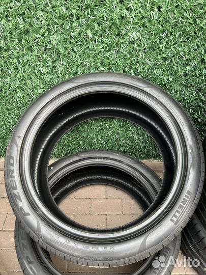 Pirelli P Zero 315/35 R22 и 275/40 R22 111Y