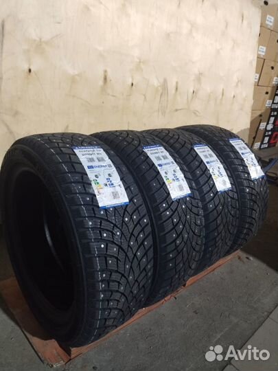 Triangle IcelynX TI501 215/50 R17