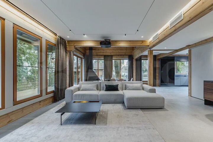 Коттедж 362 м² на участке 25,5 сот.