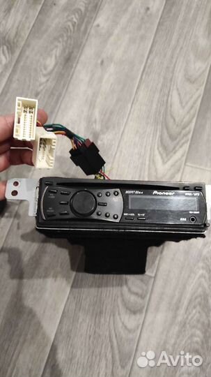 Рамка с полкой и магнитола с держателем kia rio 3