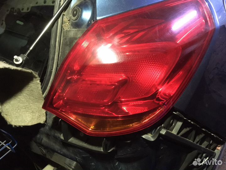 Задний правый фонарь Opel Astra J