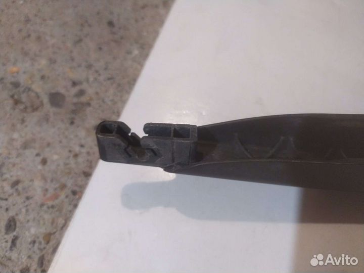 Поводок дворника задний Ford Focus 2
