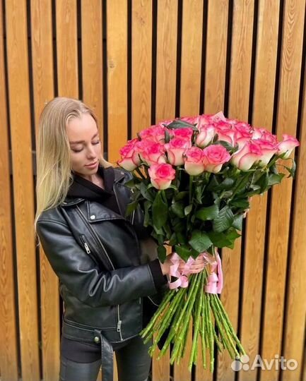 Доставка цветов с вручением