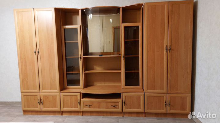 Стенка в гостиную бу